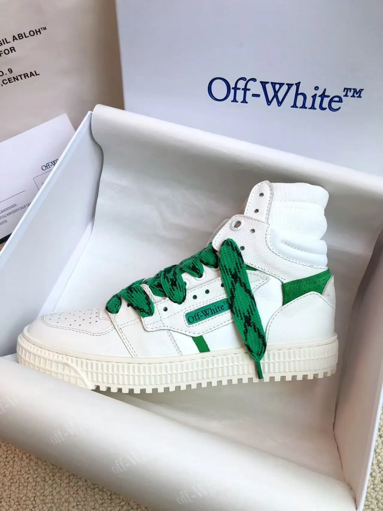 Men's men's shoes P660! 🌈🌈OFF WHITE🌈🌈 ⚡️Couple model⚡️🍓New color🍓 👉Ex-factory price: 130-45 The latest spring model of Gaobang street casual Martin style masterpiece, released the highest quality version on the market 👊 Series original mold opening, original lasting, production technology 1:1 original ➰🔜The best choice for more and more celebrities and Internet celebrities🔸In the classics Changes in the code🔸Innovate in the trend🔸Strive to break away from the shackles of bad street design🔝Although he is not the originator of fashion design, he is definitely a shining dark horse in avant-garde design🐴🆙Do not follow the trend🔅Not universal beauty🔅 Fabric💯First-layer cowhide Lining💯Imported skin-friendly and environmentally friendly polyester mesh Foot pads💯Original molded high-elastic environmentally friendly molding pads Midsole💯Original lasting process Outsole💯Rubber outsole Packaging💯Official website synchronized full set of packaging (brand wrapping paper, brand certificate, brand cloth bag)